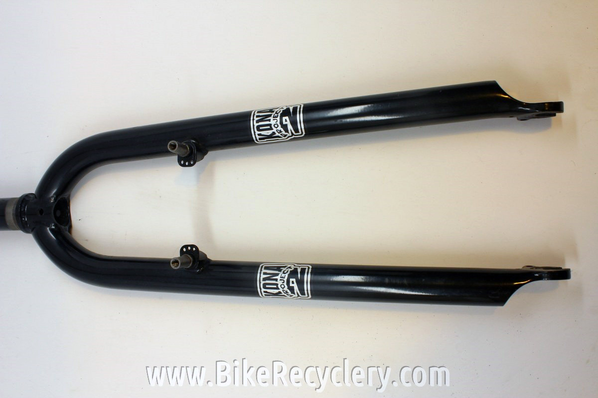 Kona Project 2 Rigid Fork 1 1/8" Threadless, 26", Fender Eyelets