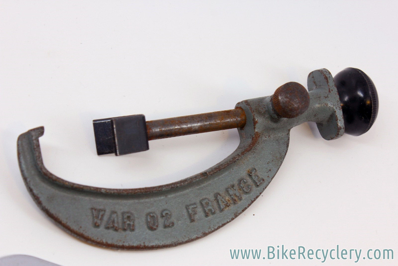 bicycle third hand tool