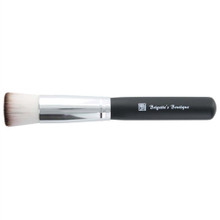 Brigette's Boutique Flat Top Synthetic Long Handle Kabuki