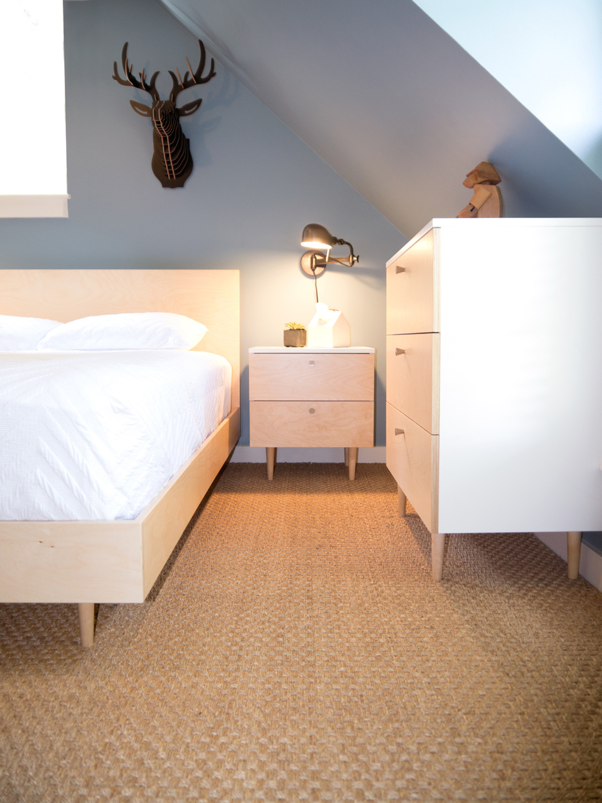 Ulm Queen Bed