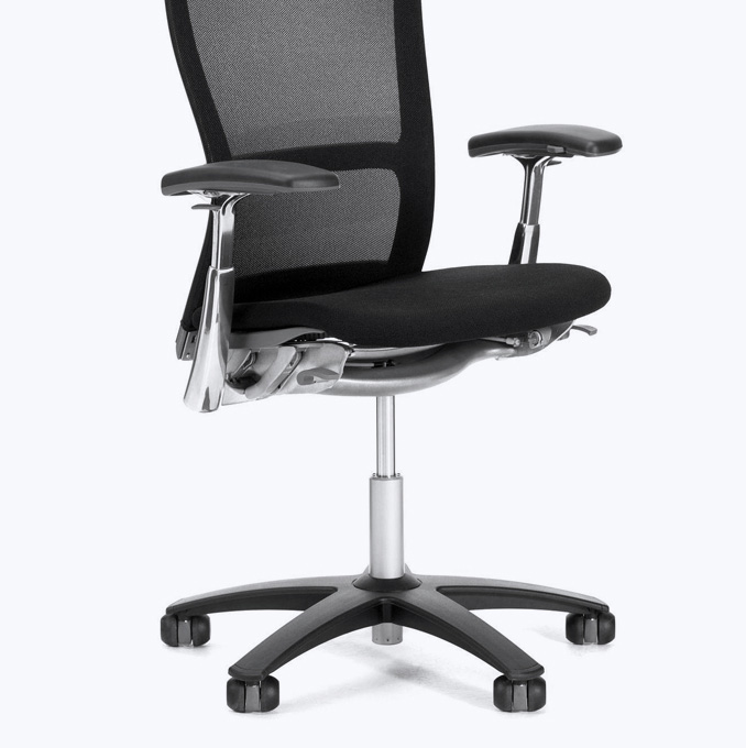 Knoll Life Chair UPLIFT Desk