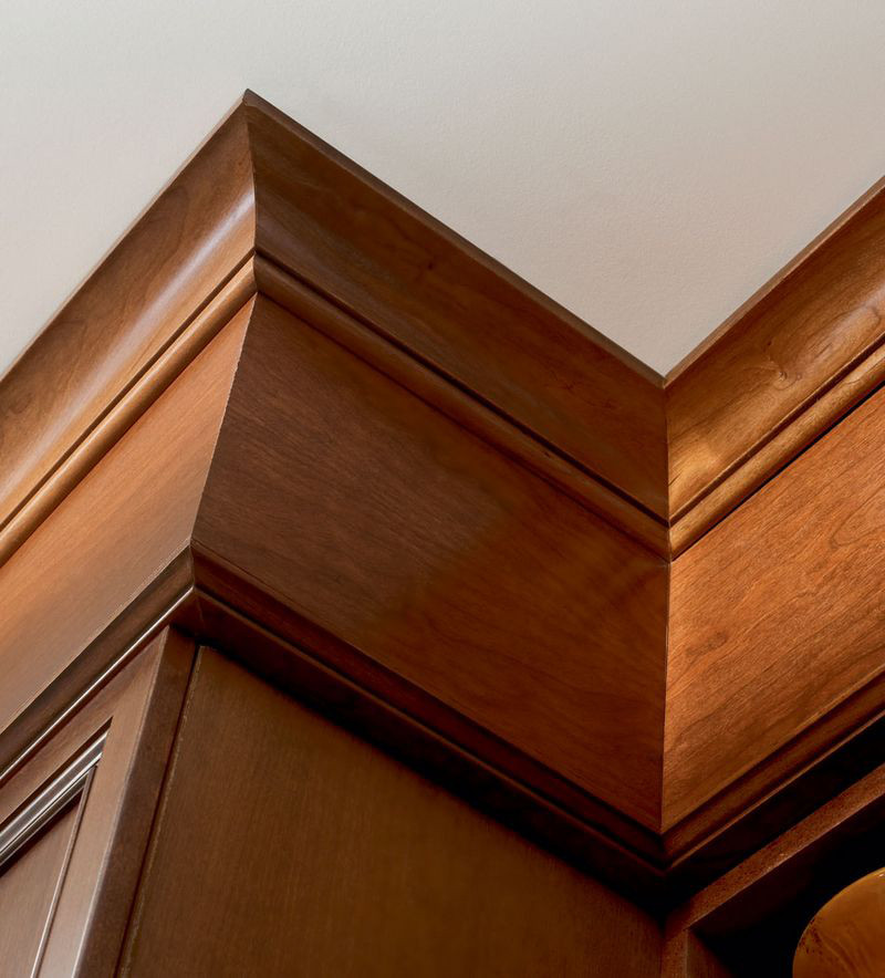 Large Cove Molding and Traditional Valance KraftMaid