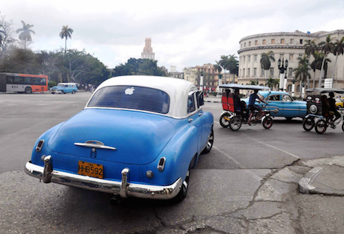 076-apple-old-car-v3.jpg 076-apple-old-car-v3.jpg