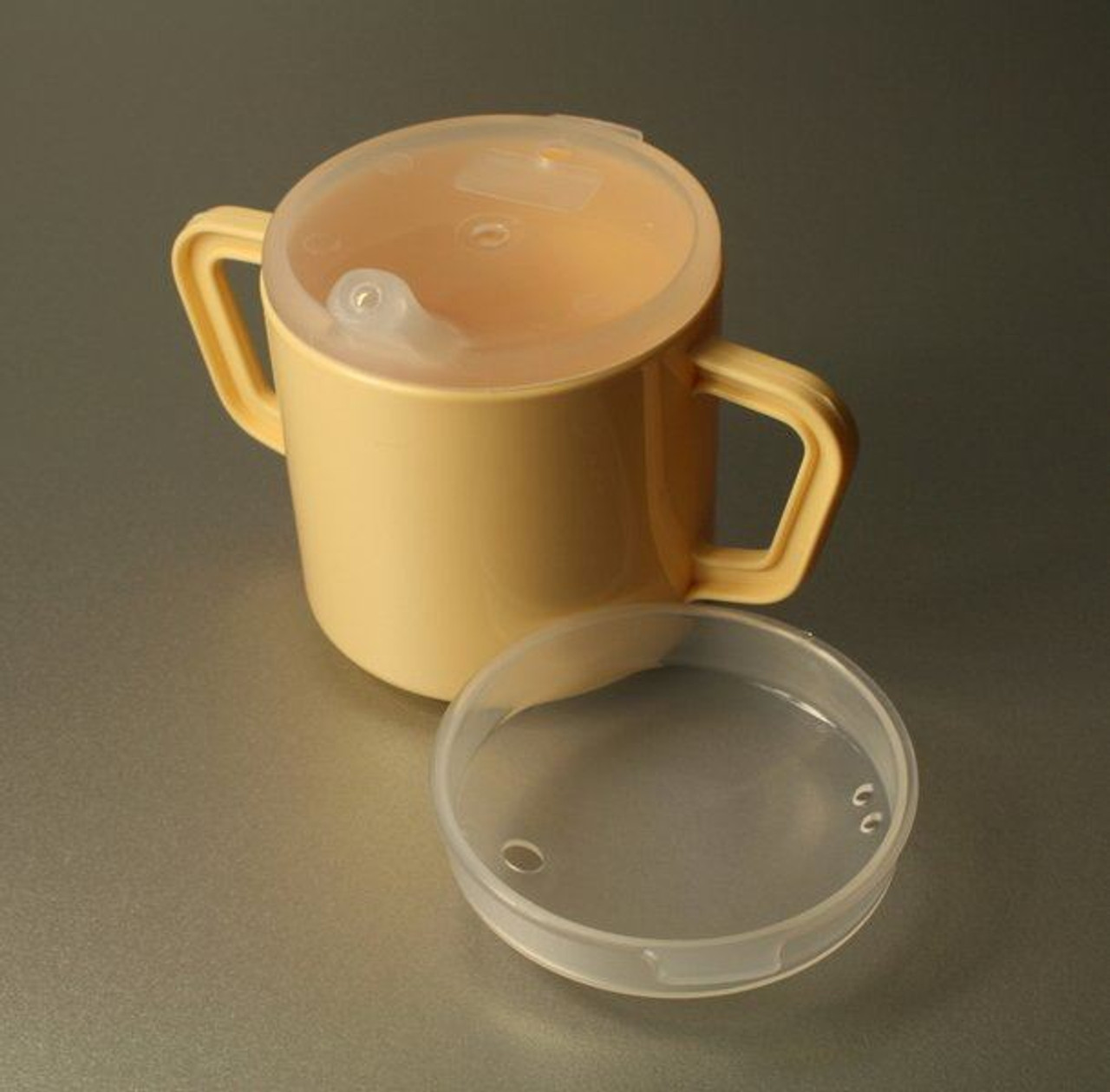 plastic cup with handle and lid