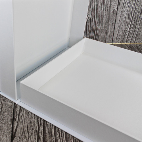 Drop Back / Clamshell Box In White Leather