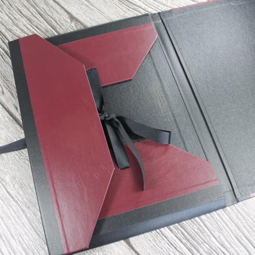 A4 Burgundy & Black Art Portfolio / Cachet Portfolio