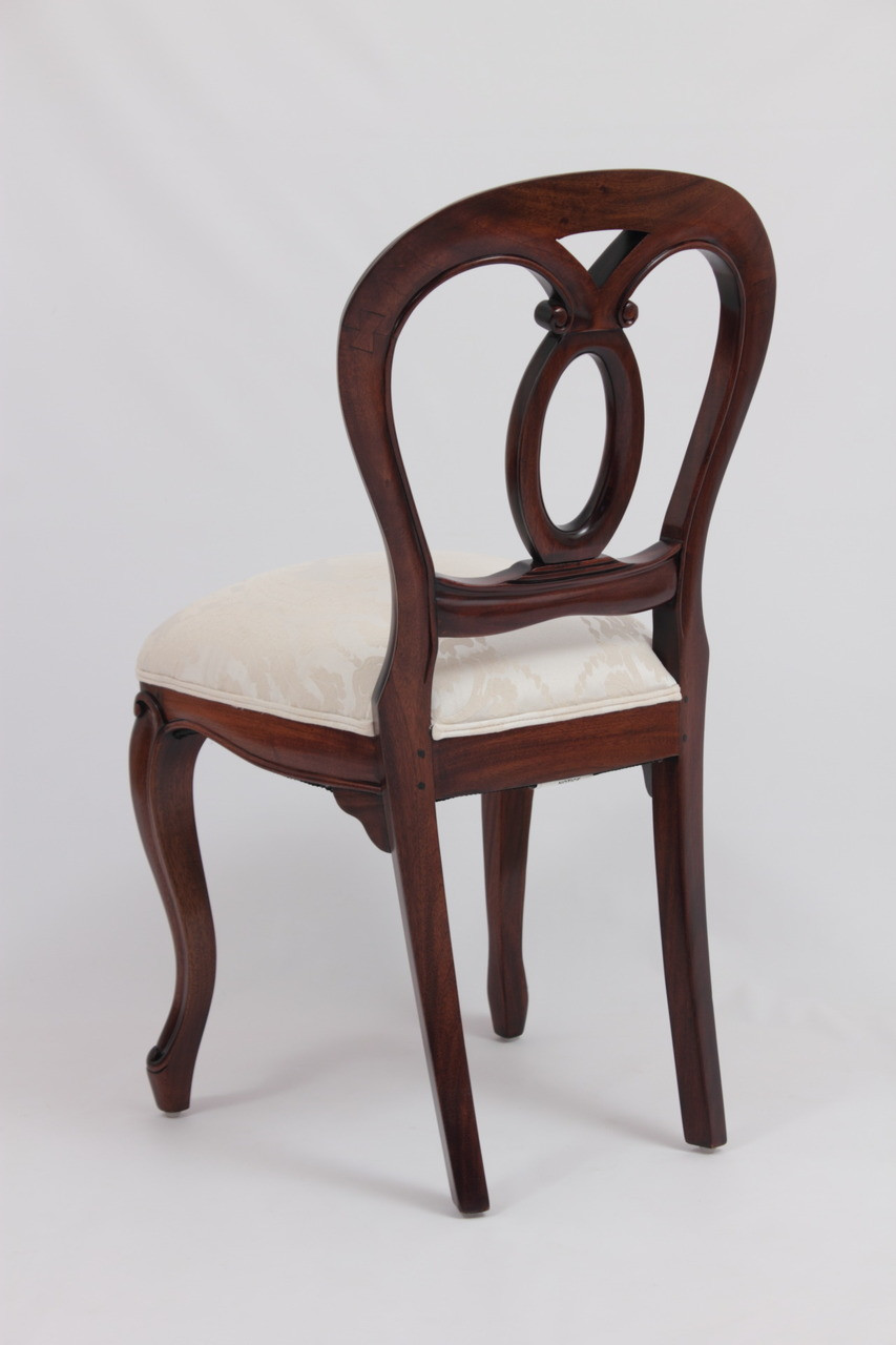 Victorian BalloonBack Oval Chair LaurelCrown