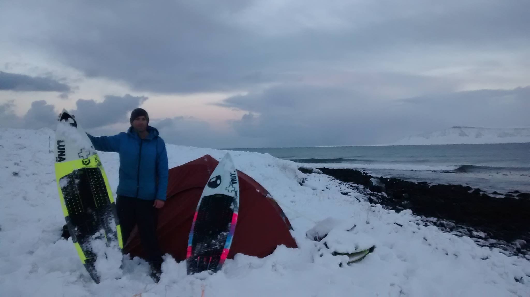 ian-battrick-solo-snow-camping-iceland-cold-water-surf-lunasurf-full-deck-grip-iceland.jpg