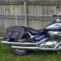christinarausch-suzukiboulevardc50-motorcycle-saddlebag