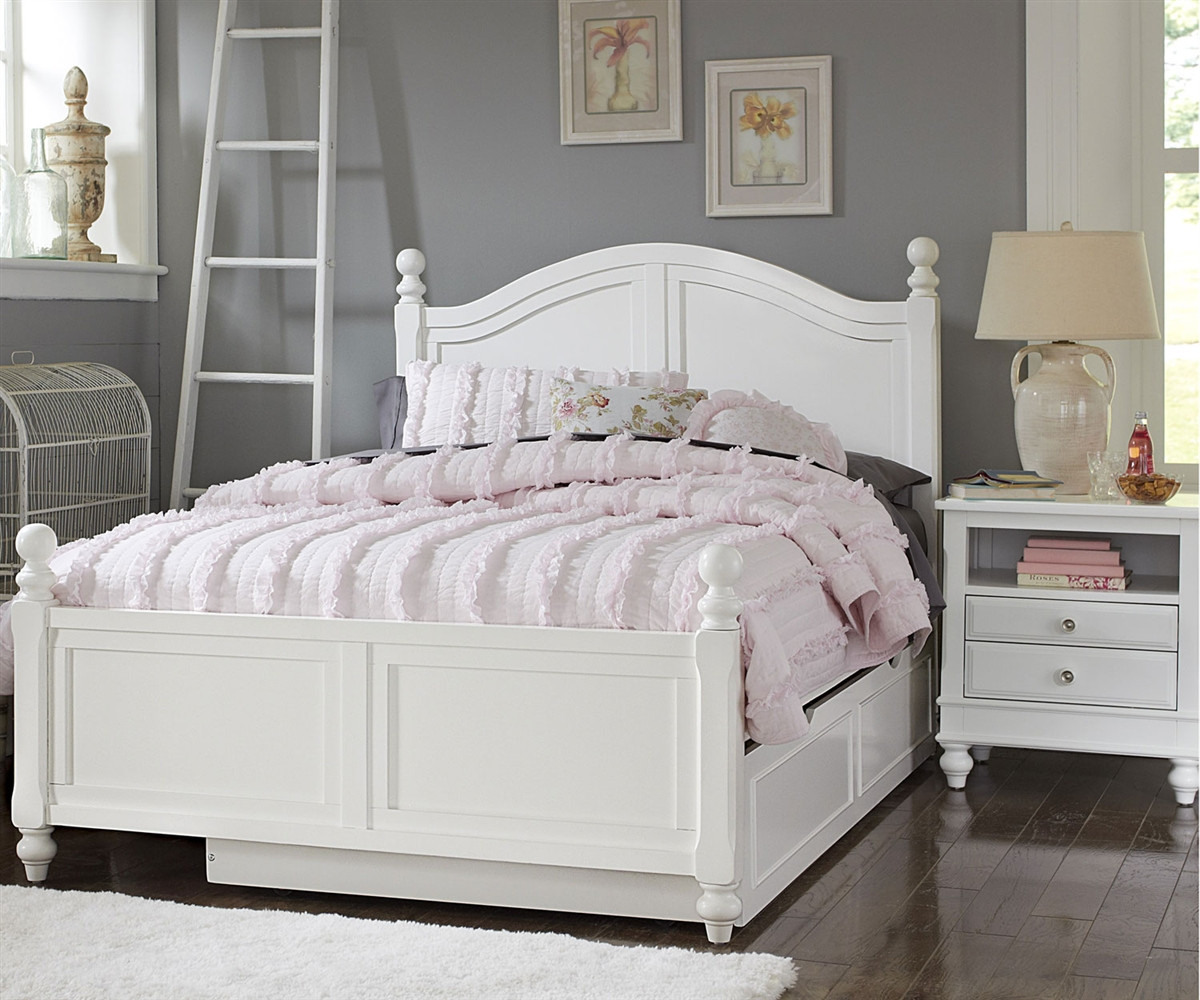 1015 and 1570 Payton Full Bed White finish with trundle | Lakehouse