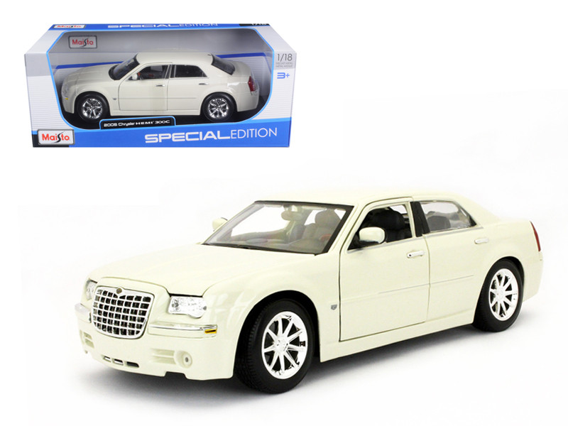 2005 Chrysler 300C Cream 1/18 Diecast Model Car by Maisto 2005 Chrysler 300C Cream 1/18 Diecast Model Car by Maisto