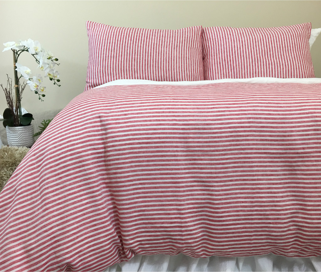 Includes: 1 Full/Queen (Double/Queen) duvet cover and 2 pillowcases. thread count. Thread count indicates the number of threads per square inch of fabric. .