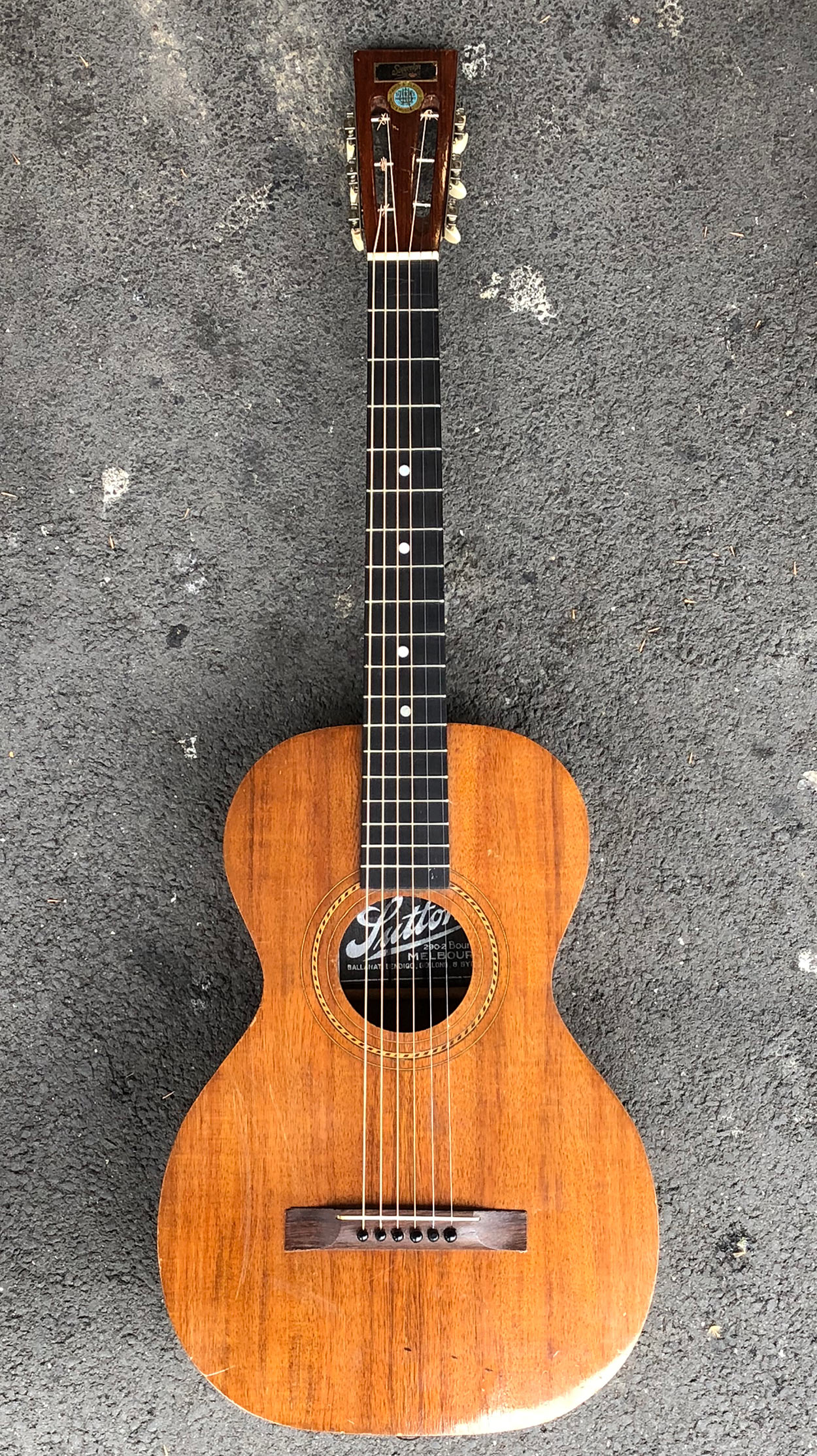 sovereign parlour guitar