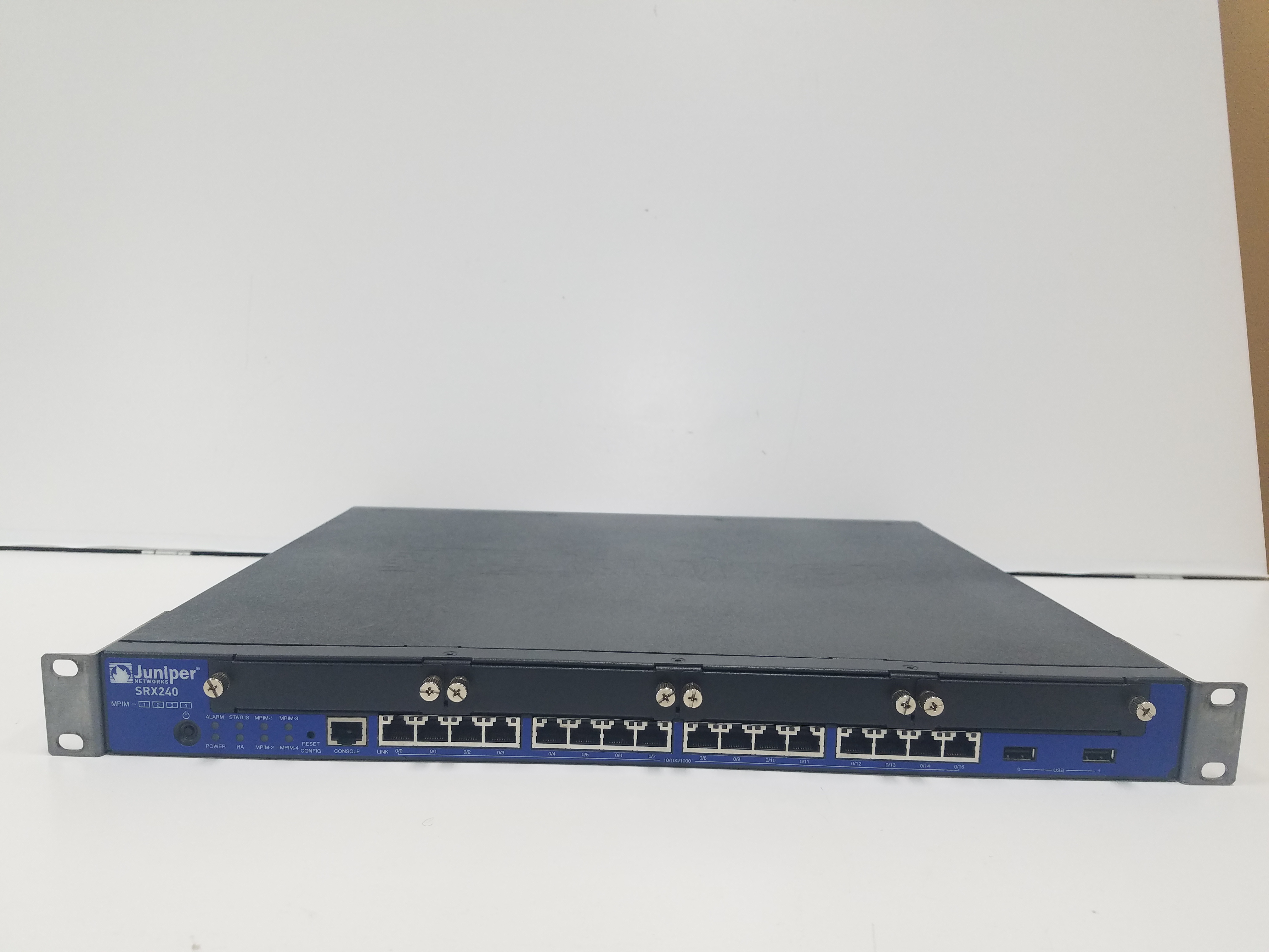 Juniper Networks SRX240B 1GB FLASH With Rack Mount Kit 512MB RAM
