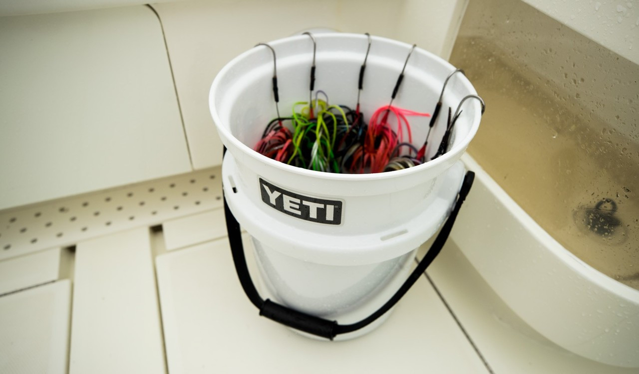 YETI Loadout Bucket in Charcoal – Occasionally Yours