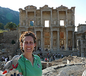 Sharon and Clover, a smart African Grey in Turkey